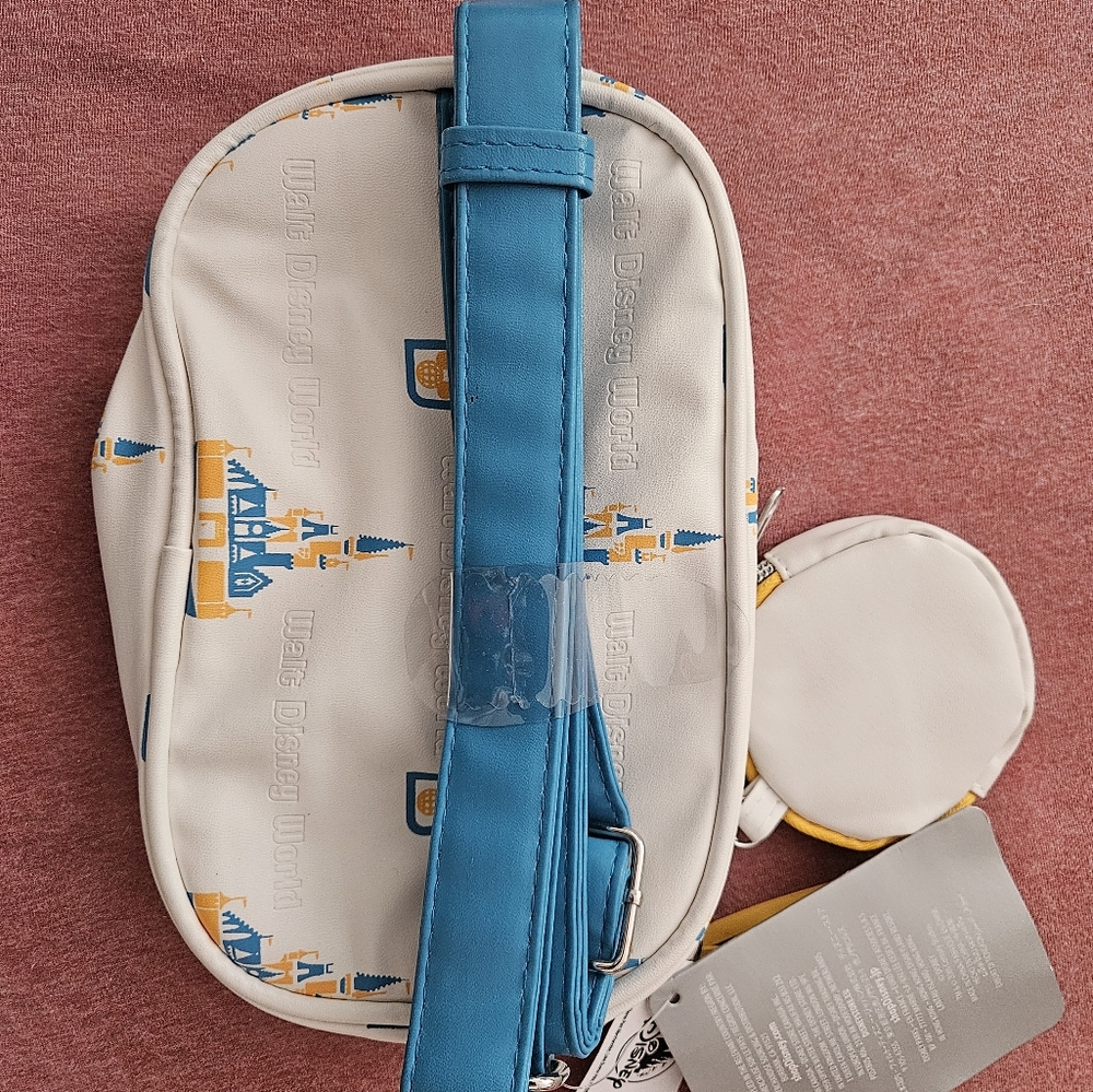 Walt Disney World Limited Edition Fanny Pack - Picture 2 of 4